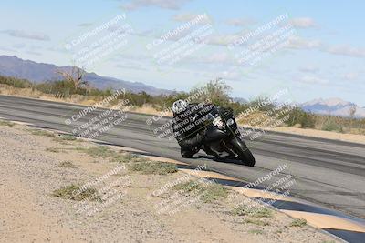 media/Nov-16-2025-Race Pace (Sun) [[8c5fa54630]]/Verified Riders/4-Turn 3 Inside (1050am)/